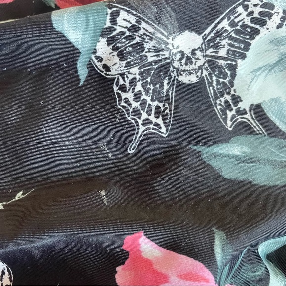 Torrid Skull Floral Garden Rash Guard Swim Bathing Suit Short Sleeve Top - Picture 7 of 8